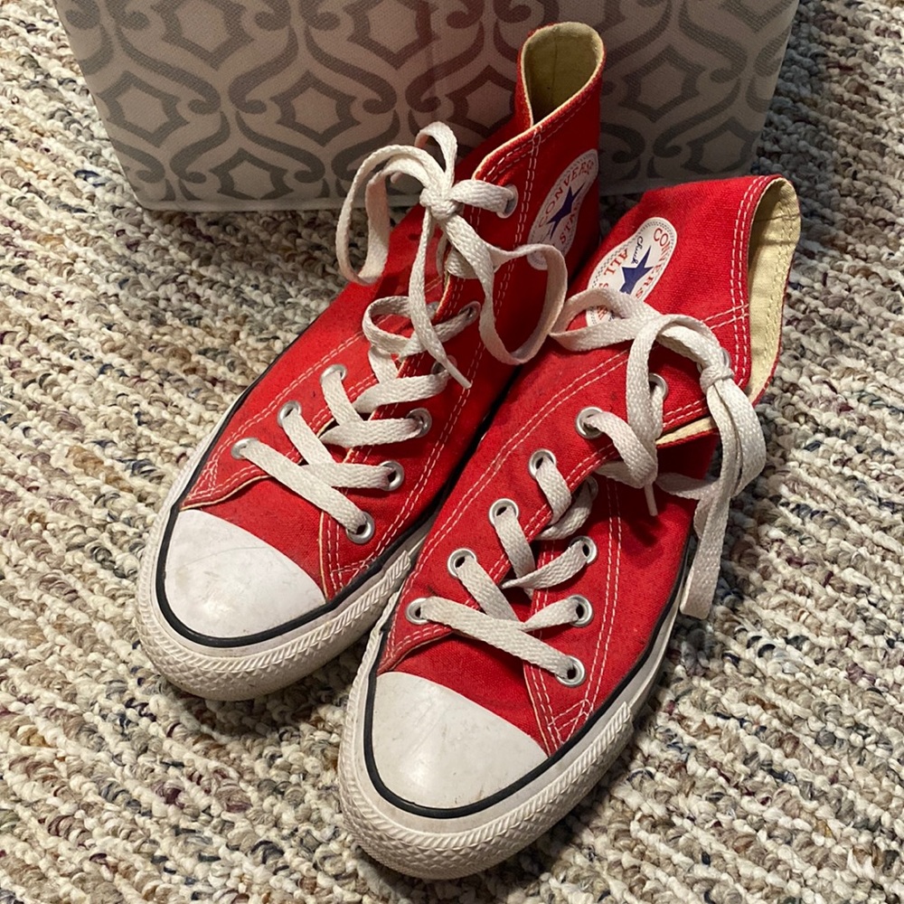Red Converse size 7